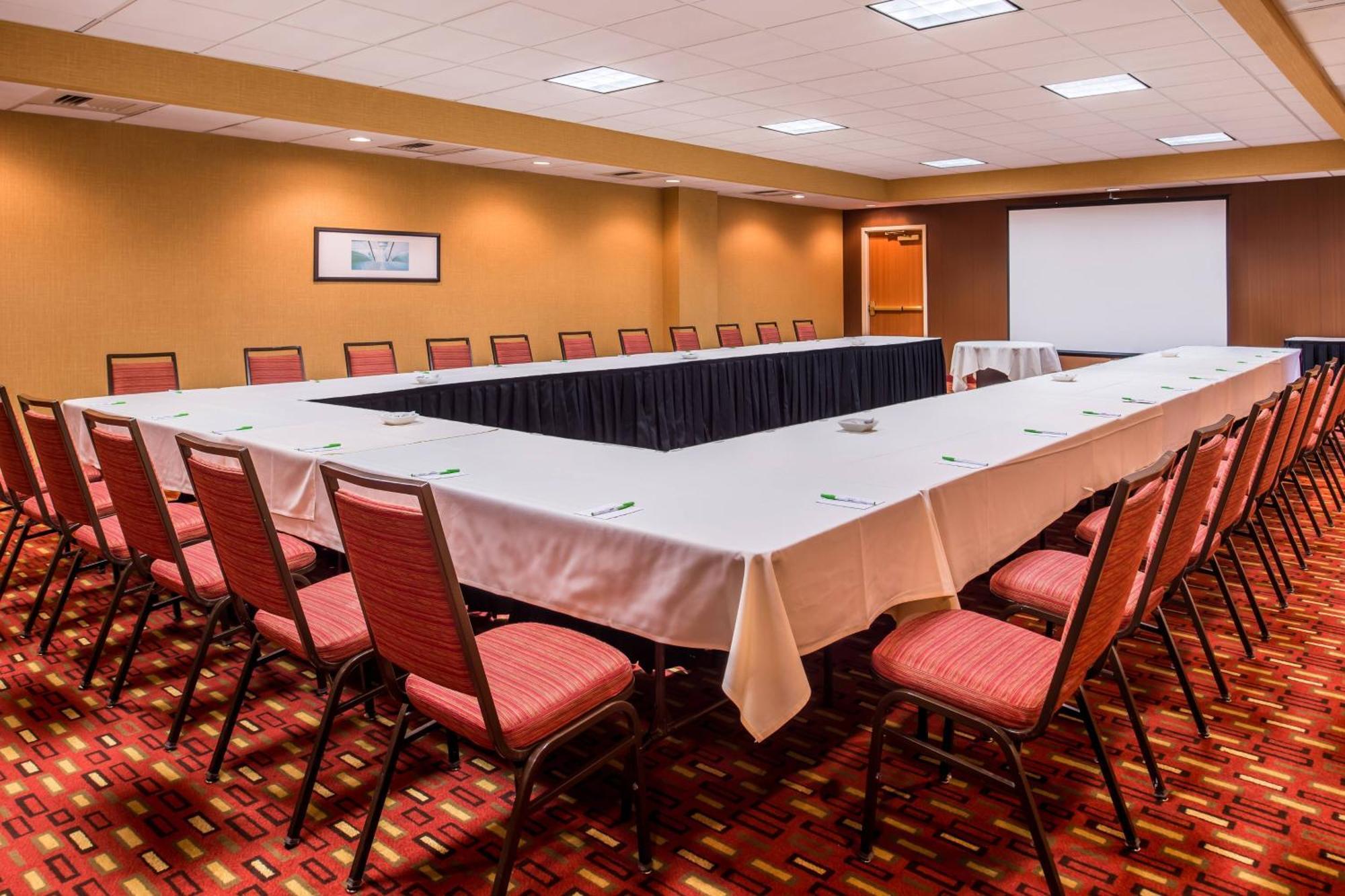 Готель Courtyard By Marriott Sacramento Midtown Екстер'єр фото